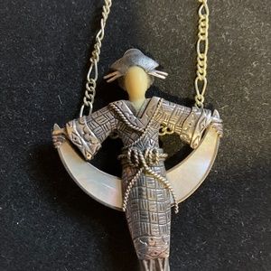 Zealandia silver brooch/pendant